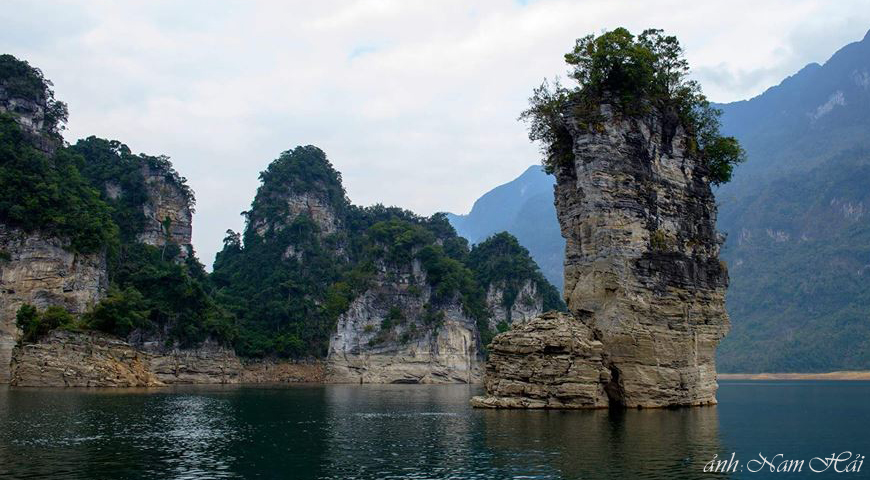 Tour Tham quan lòng hồ Na Hang - Cọc Vài Phạ ( Cọc buộc trâu trời).