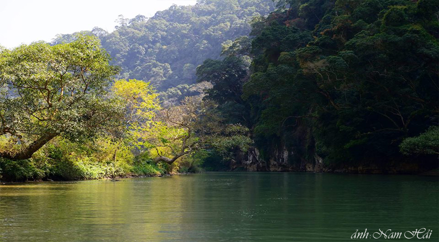 Du lịch lòng hồ Na Hang - Hồ Ba Bể (Bắc Cạn).